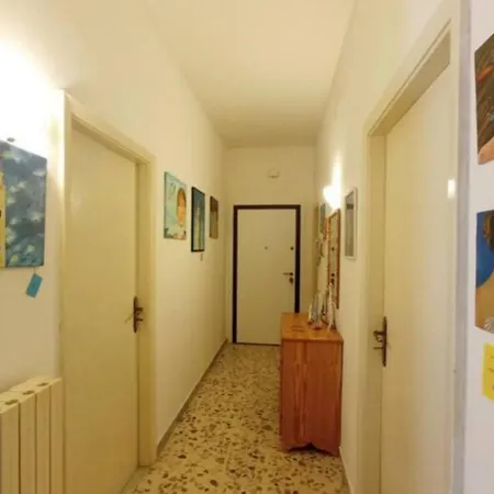 Accasa Accanto Al Mare