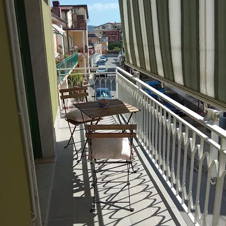 Accasa Accanto Al Mare *